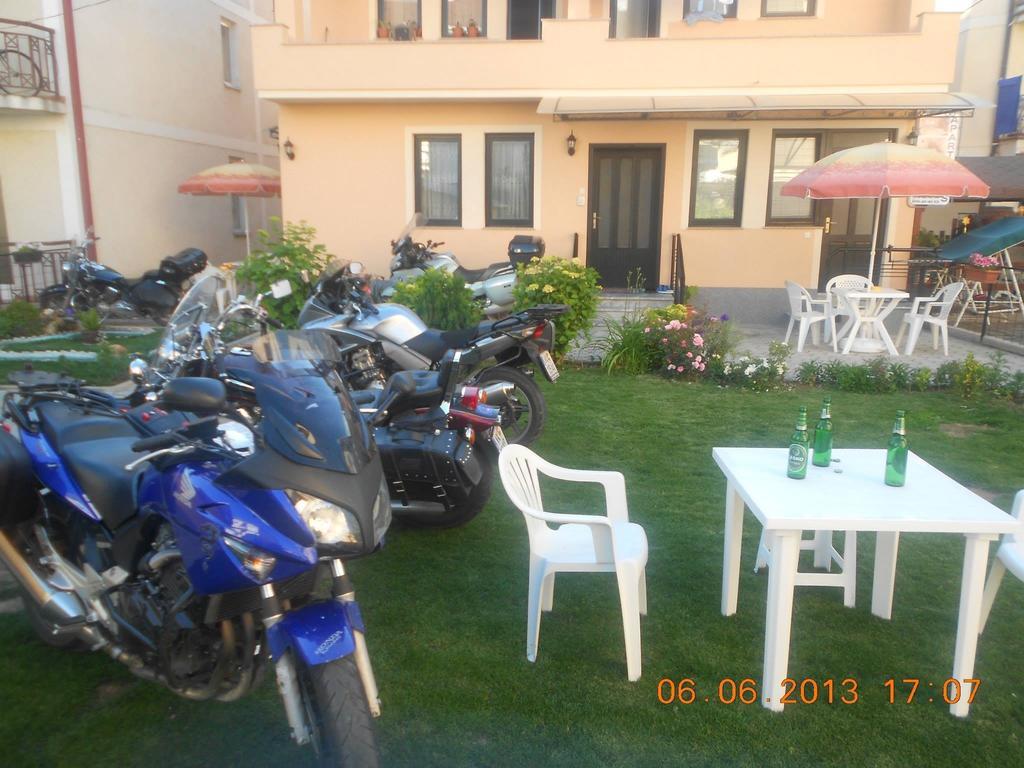 Apartments Tomic Охрид Екстериор снимка